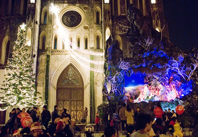 บรรยากาศการฉลองวันคริสต์มาสตามท้องถิ่นต่างๆของเวียดนาม